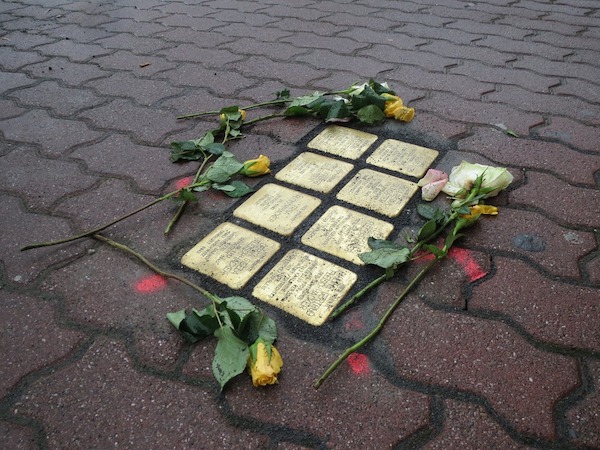 stolpersteine-848846_960_7201.jpg